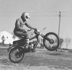 1976 11 27 kim 056a  1976 Joaquim Suñol (Puch Minicross 50cc) en el Circuito de Motocross de Les Franqueses (Barcelona) : joaquim suñol, 1976, les franqueses, circuito, puch minicross, mc50